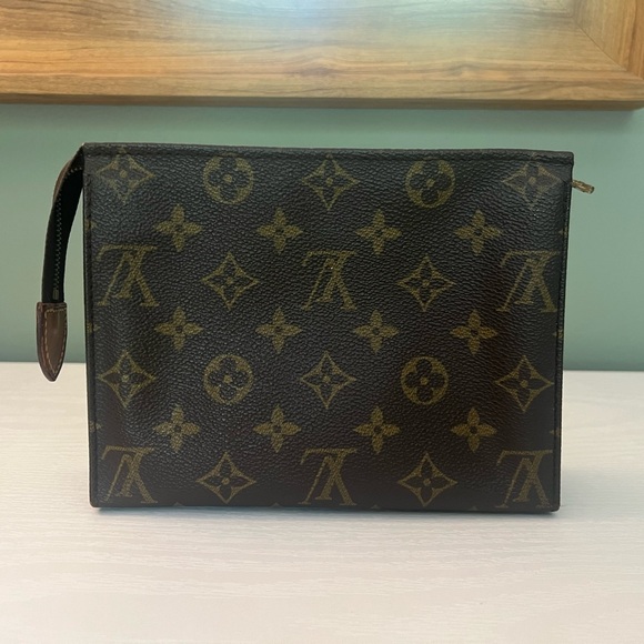 Louis Vuitton Monogram Pouch Toilette 19 - Picture 2 of 10